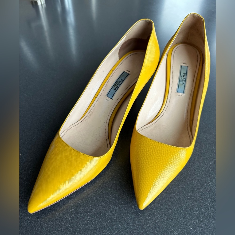 Prada pumps size 40